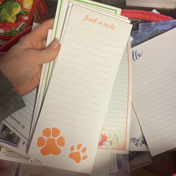 Bundle of 10 random notepads 🦋 🐱 🐶 🇺🇸 🎄 - Picture 2 of 13